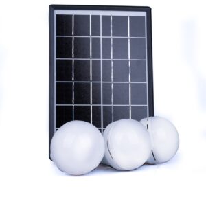 لوح شمسي مع 3 لمبات تعمل بالطاقة الشمسية